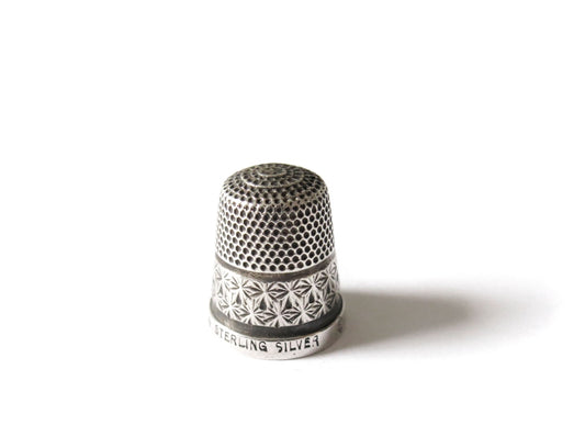 VINTAGE SILVER THIMBLE