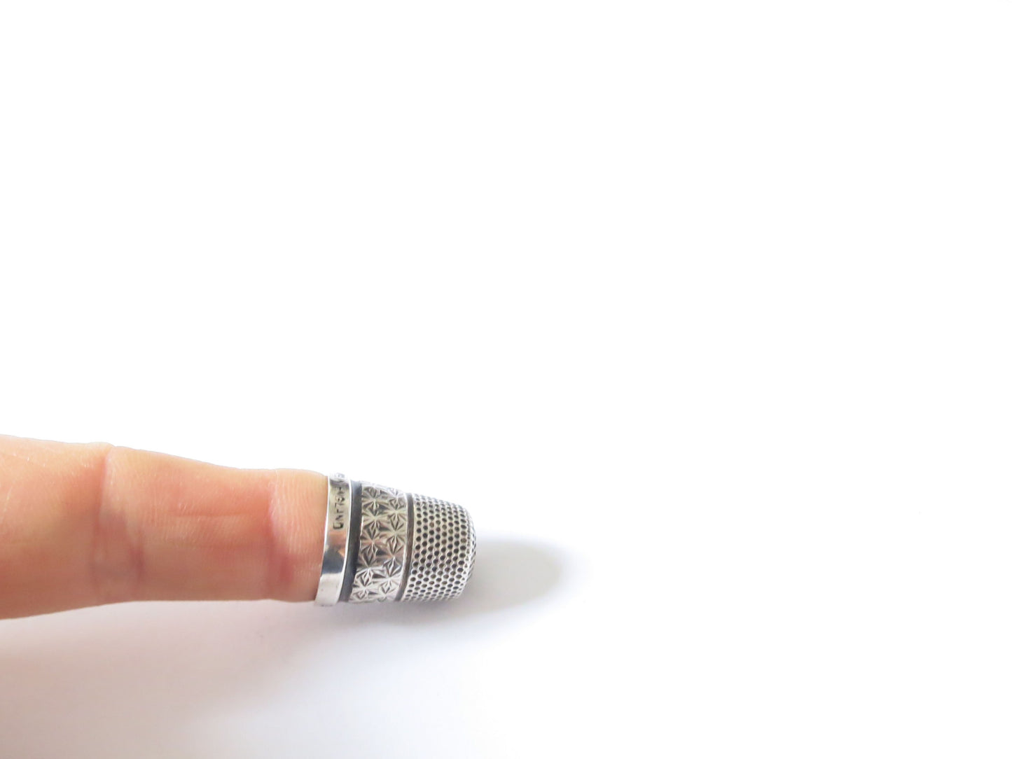 VINTAGE SILVER THIMBLE