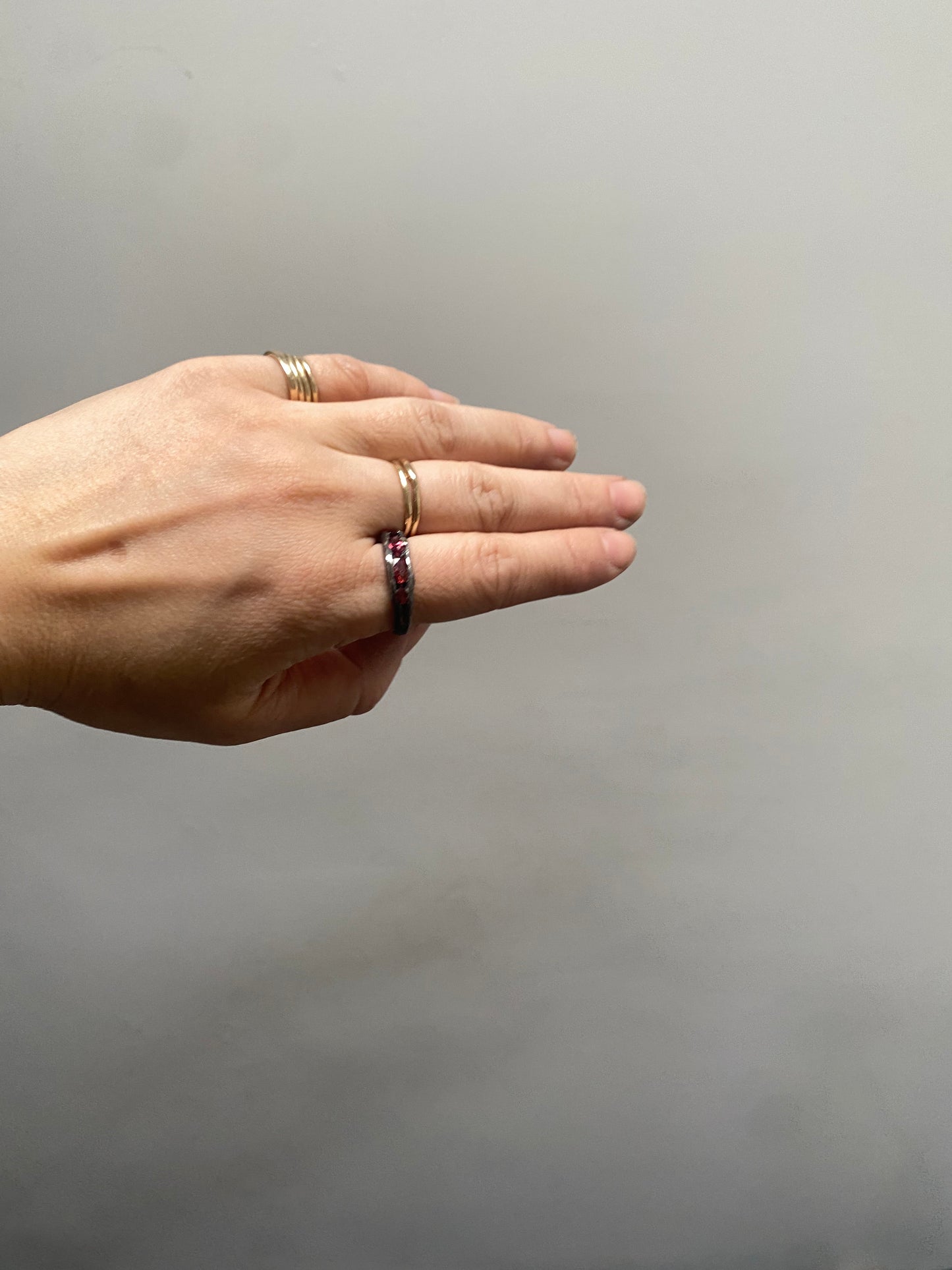 GARNET RING - SILVER