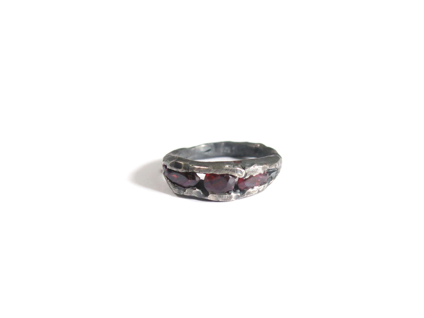 GARNET RING - SILVER