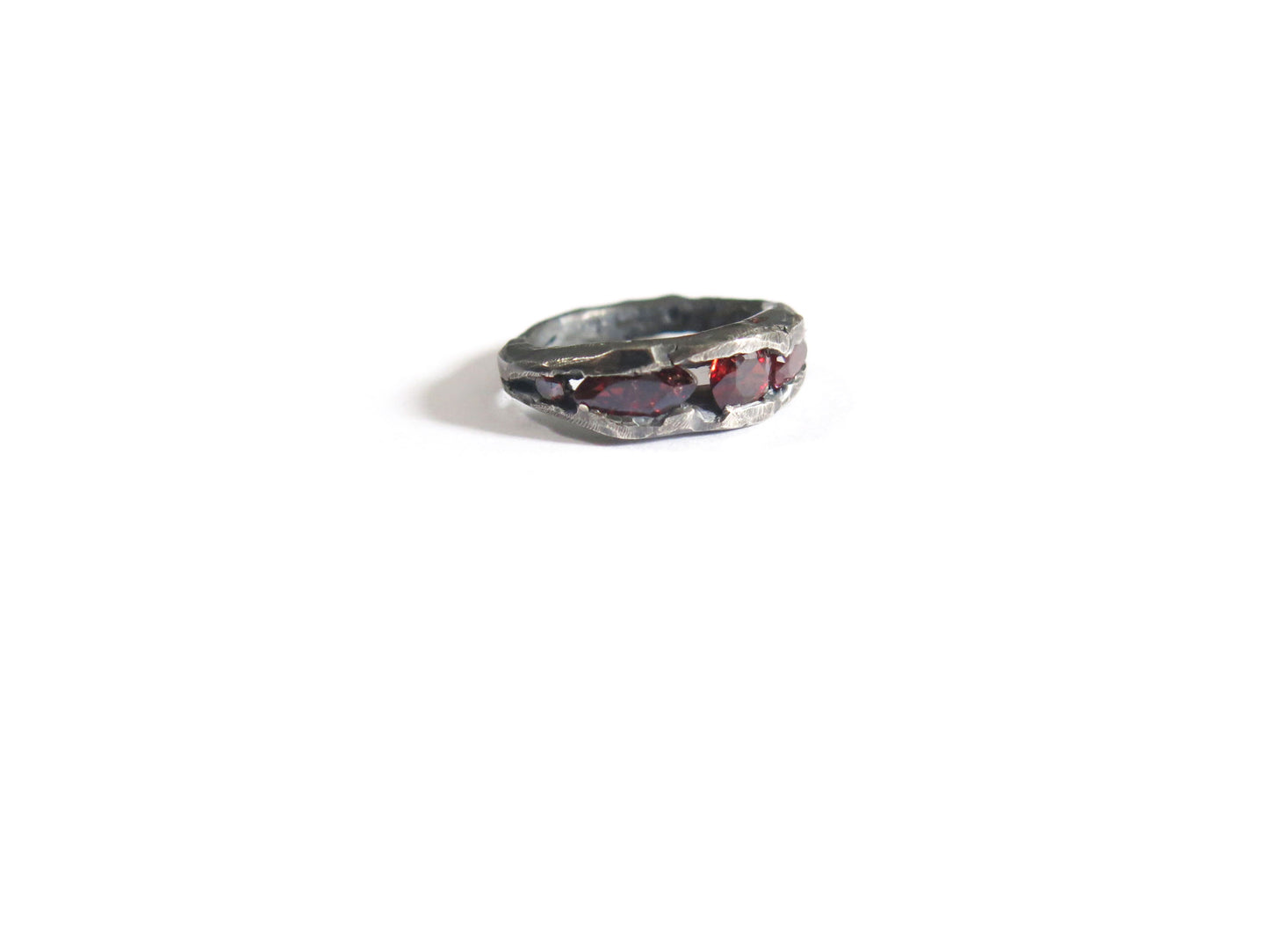 GARNET RING - SILVER