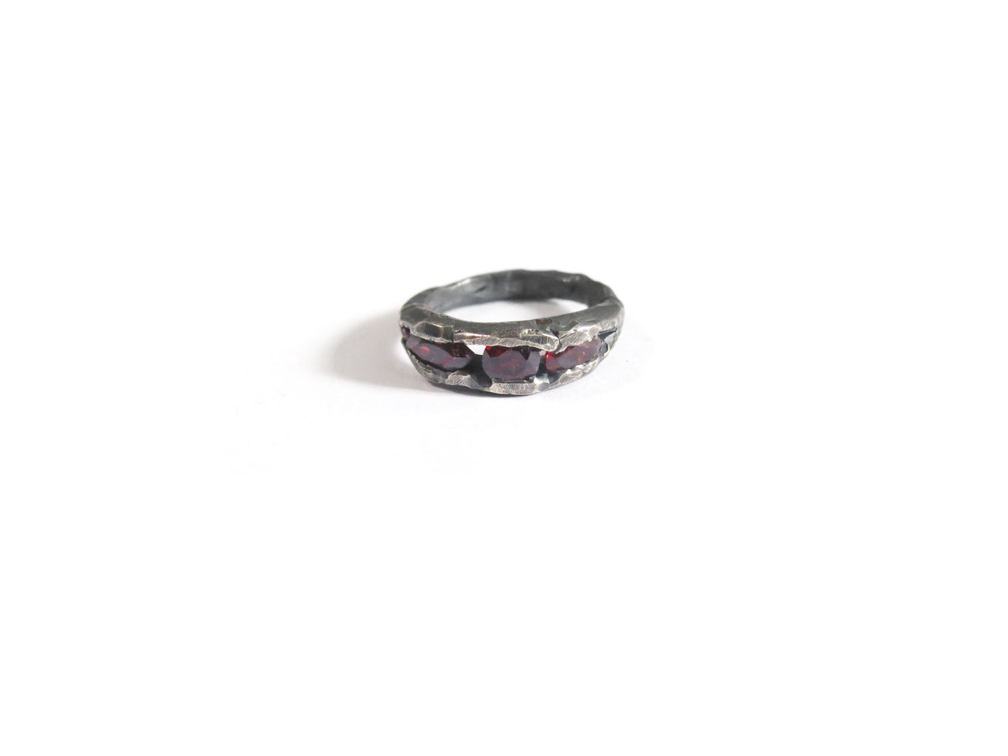 GARNET RING - SILVER