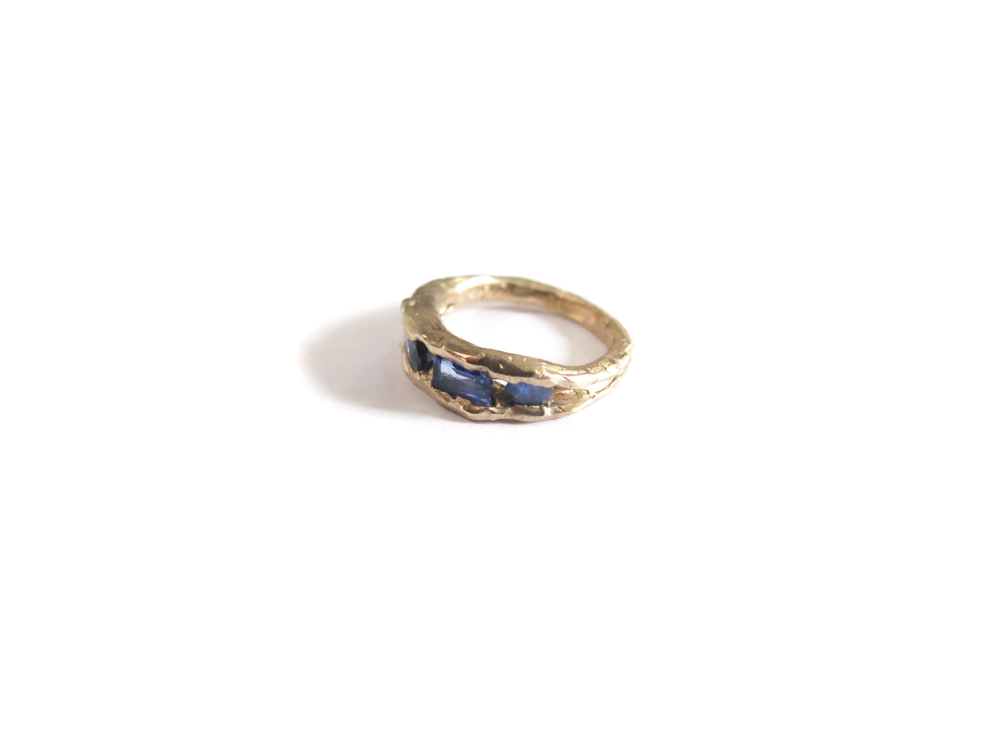 14K FOUR SAPPHIRES RING