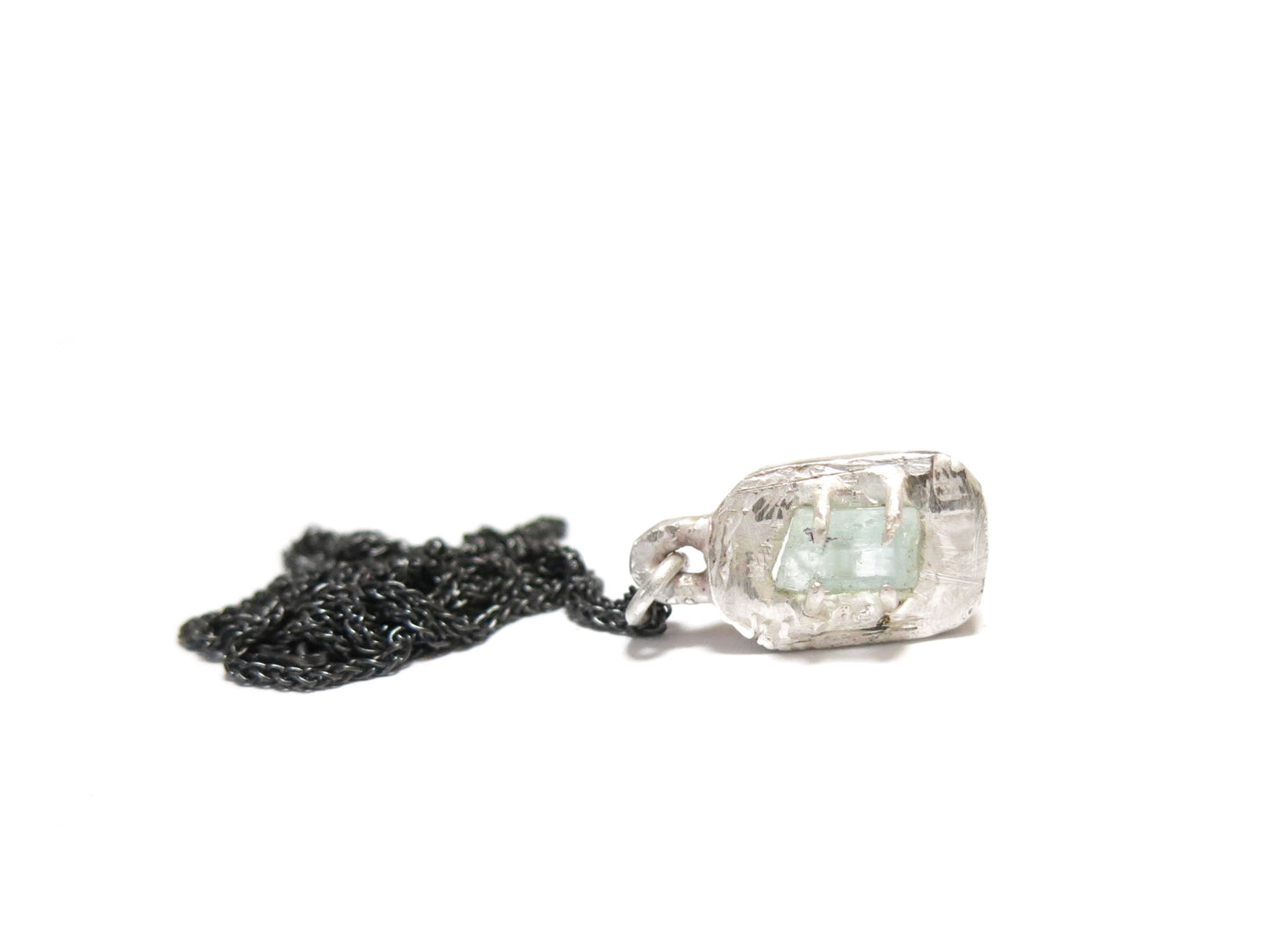ROUGH AQUAMARINE PENDANT