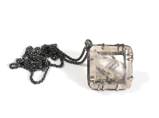 SQUARE CRYSTAL IN CRYSTAL
