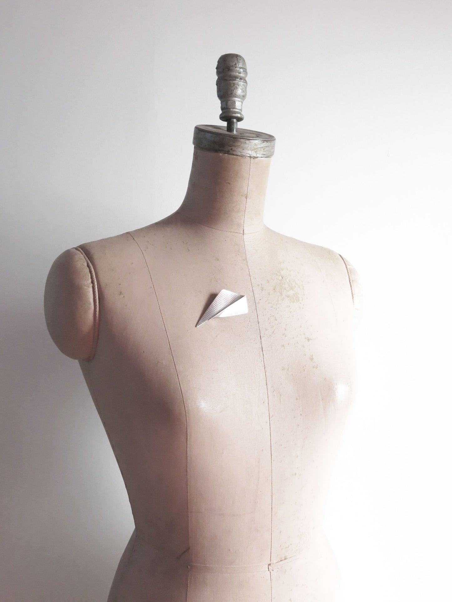 VINTAGE GEOMETRIC GRID BROOCH