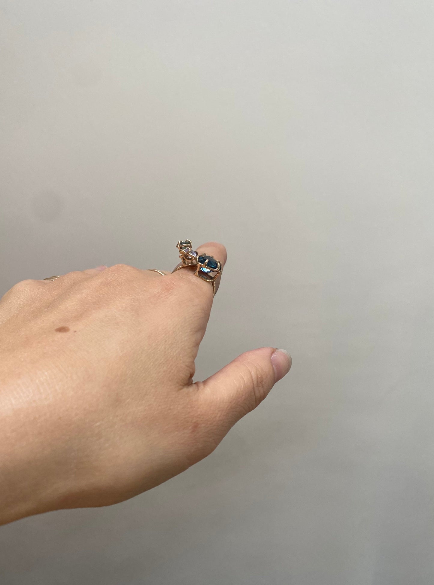 14K TOPAZ & SAPPHIRE & SAPPHIRE RING