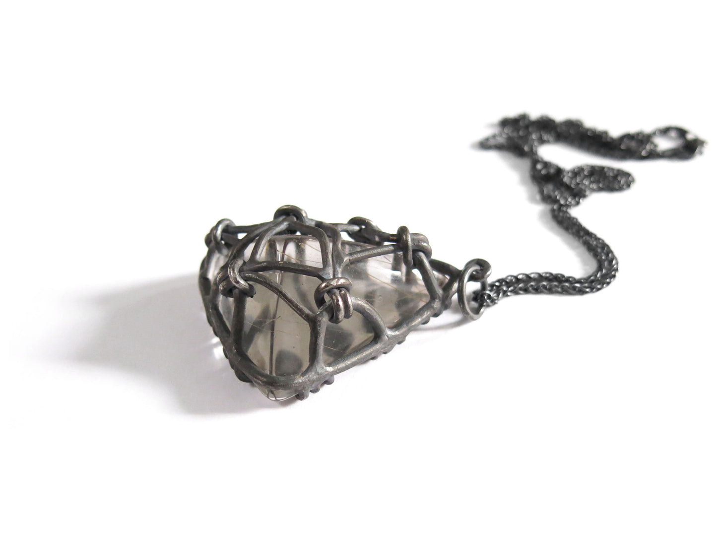 WEIRD TRIANGLE RUTILE QUARTZ NOEUDS