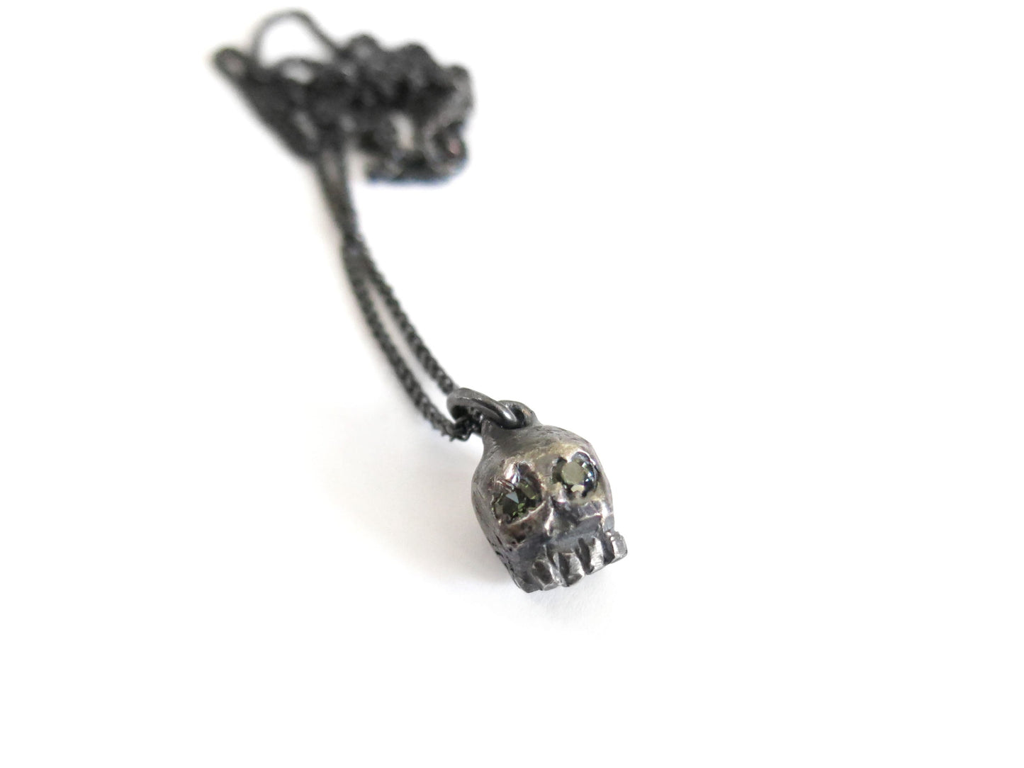 GREEN SAPPHIRES SKULL