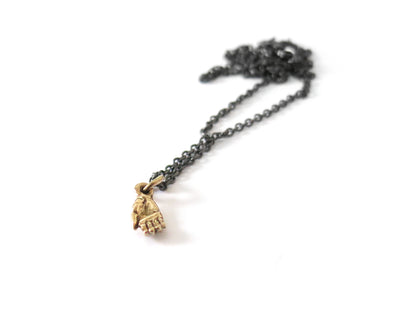 TALISMAN TINY HAND -14K GOLD