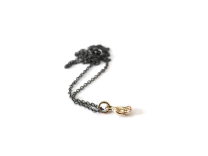 TALISMAN TINY HAND -14K GOLD