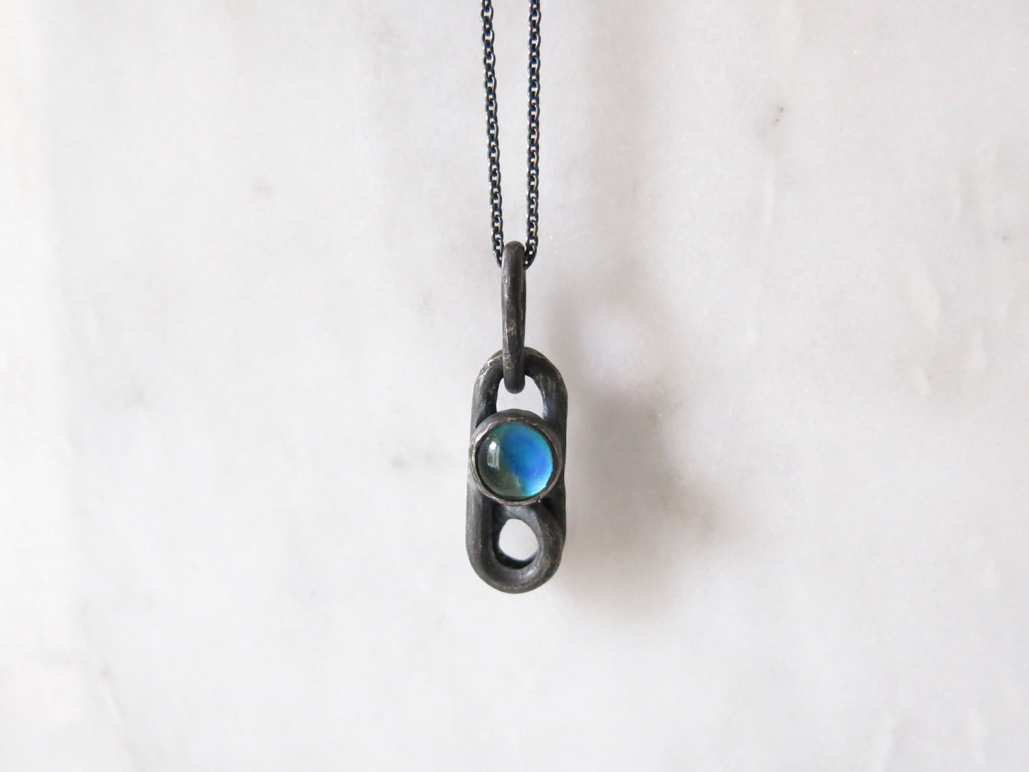 MOODY PENDANT