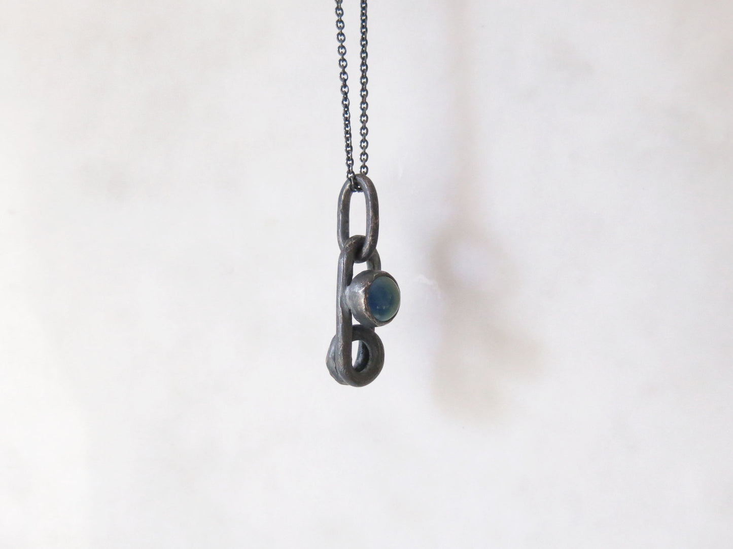 MOODY PENDANT