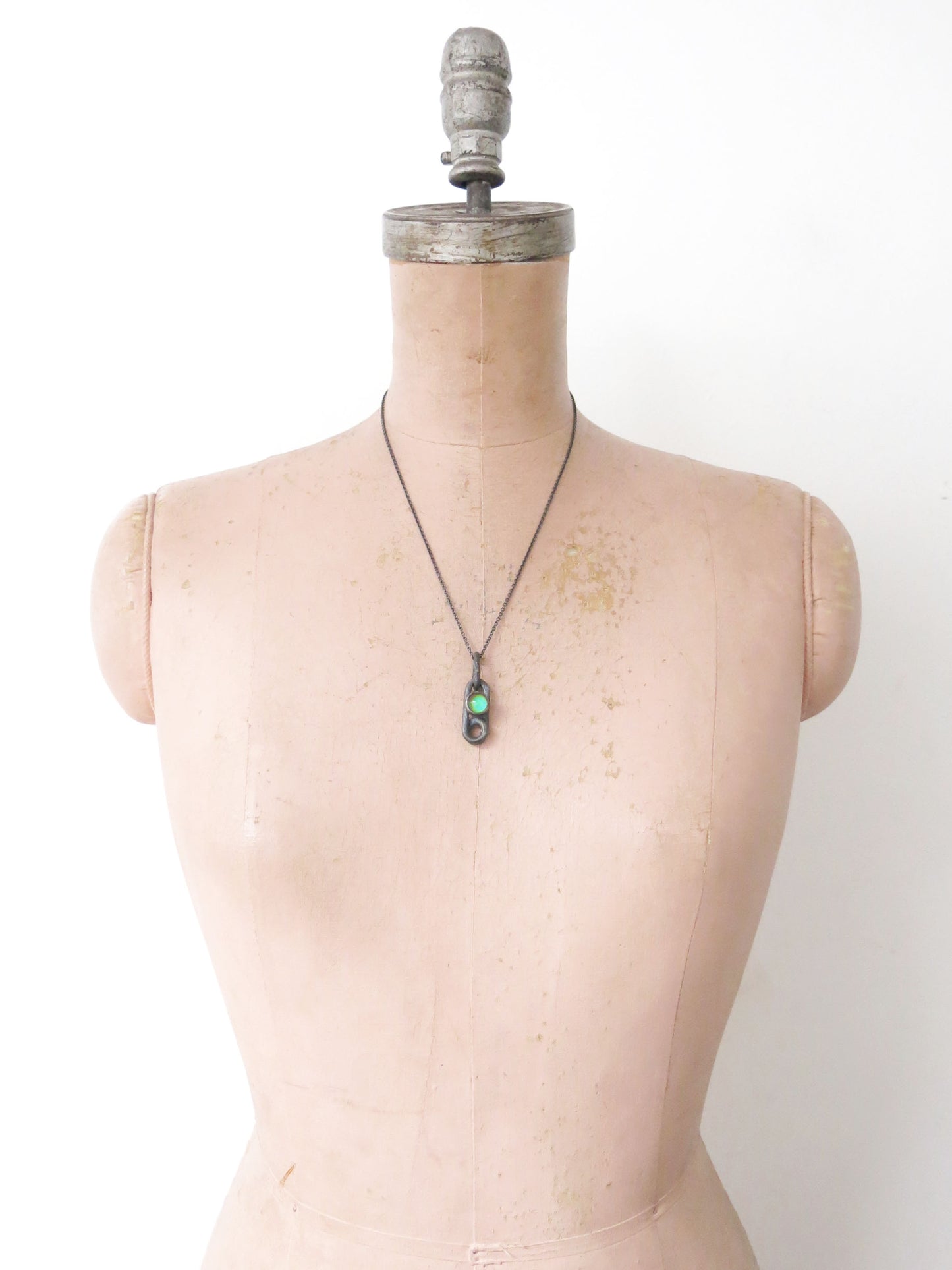 MOODY PENDANT