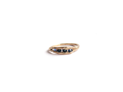 14K BLUE SAPPHIRES RING