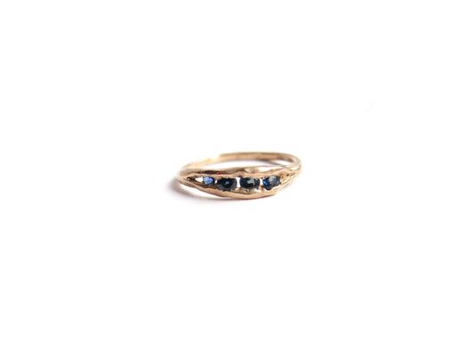 14K BLUE SAPPHIRES RING