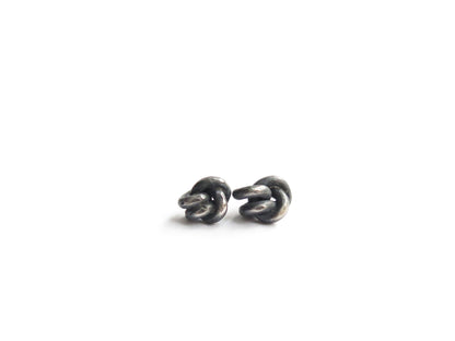 ROUND KNOT EARRINGS
