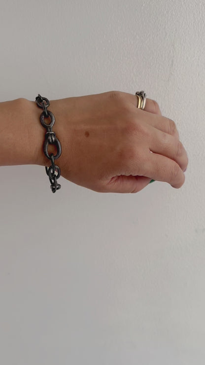 HITCH KNOT BRACELET